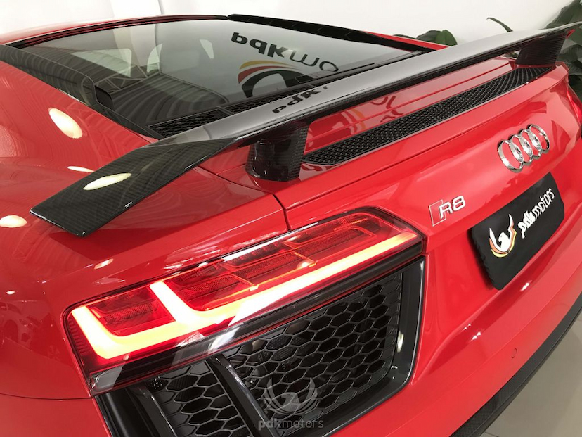Foto do veículo AUDI  R8 COUPE PLUS QUATTRO 2017 7.430 KM 890.000,00