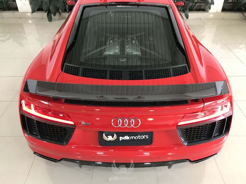 Foto do veículo AUDI  R8 COUPE PLUS QUATTRO 2017 7.430 KM 890.000,00