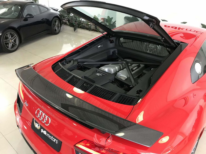 Foto do veículo AUDI  R8 COUPE PLUS QUATTRO 2017 7.430 KM 890.000,00