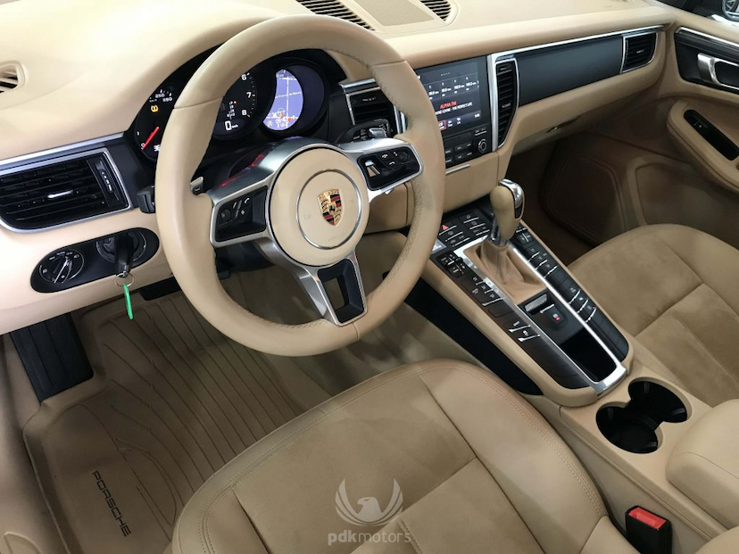 Foto do veículo PORSCHE  MACAN 2017 36.710 KM 259.000,00