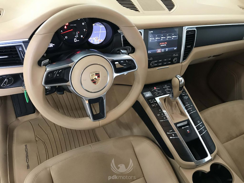 Foto do veículo PORSCHE  MACAN 2017 36.710 KM 259.000,00