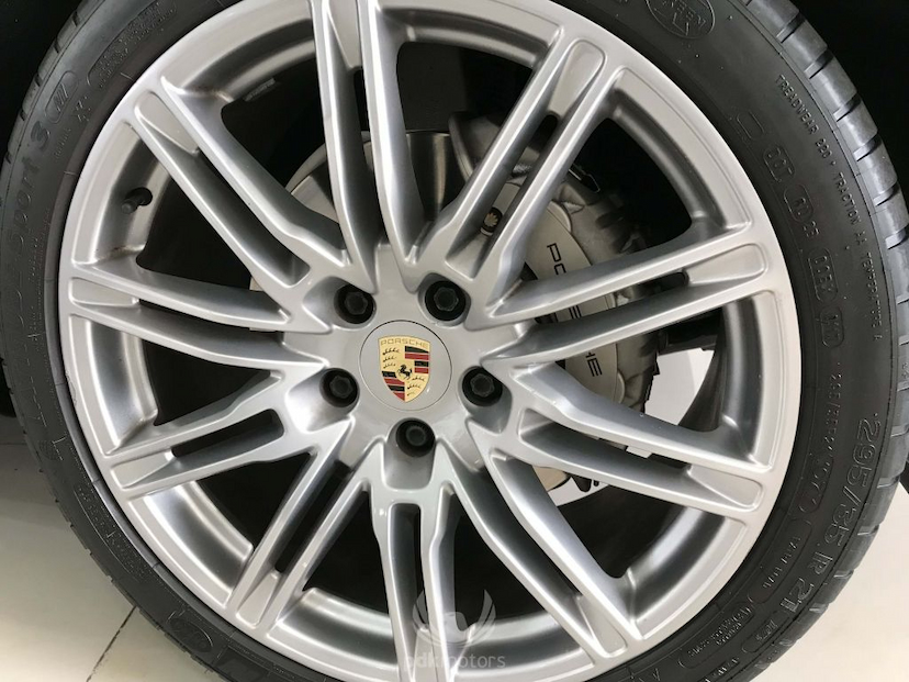 Foto do veículo PORSCHE  CAYENNE S 2013 86.900 KM 189.000,00