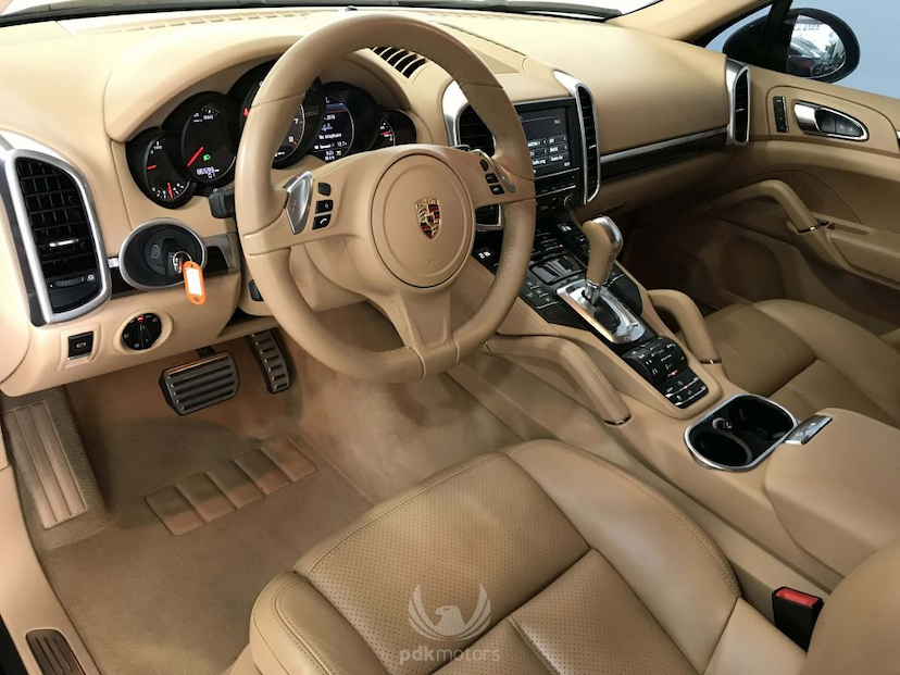 Foto do veículo PORSCHE  CAYENNE S 2013 86.900 KM 189.000,00
