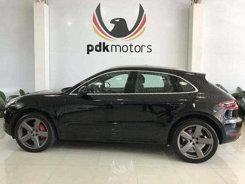Foto do veículo PORSCHE  MACAN TURBO 2018 2.850 KM 489.000,00
