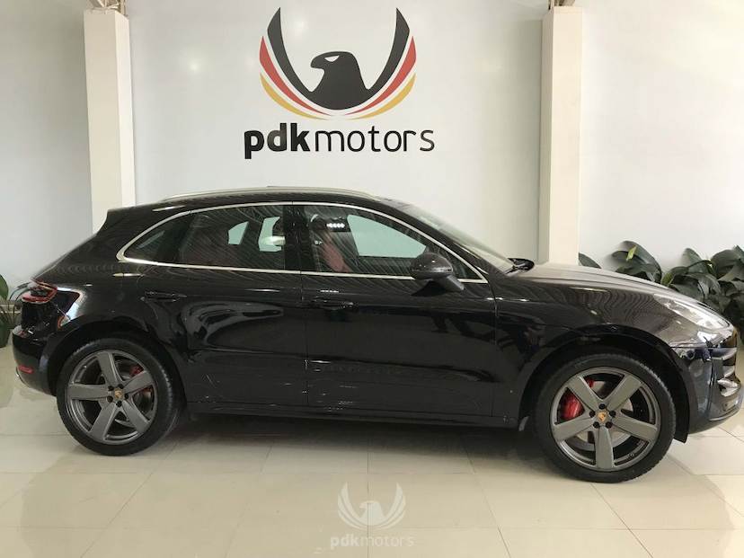 Foto do veículo PORSCHE  MACAN TURBO 2018 2.850 KM 489.000,00