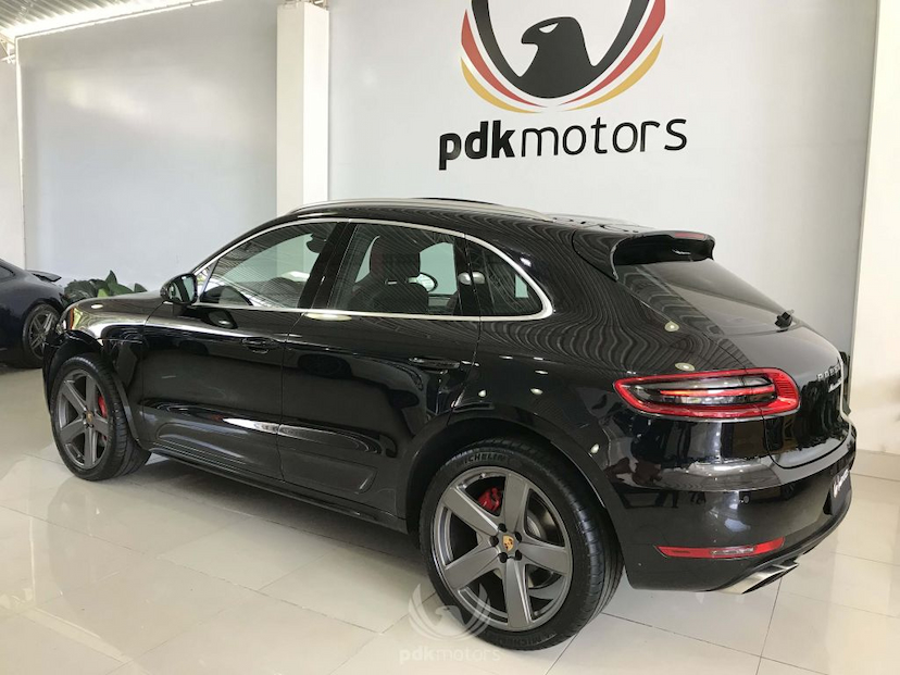 Foto do veículo PORSCHE  MACAN TURBO 2018 2.850 KM 489.000,00
