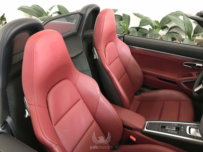 Foto do veículo PORSCHE  718 BOXSTER 2018 4.610 KM 399.000,00