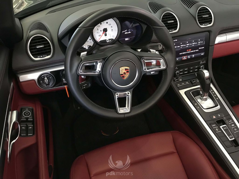 Foto do veículo PORSCHE  718 BOXSTER 2018 4.610 KM 399.000,00
