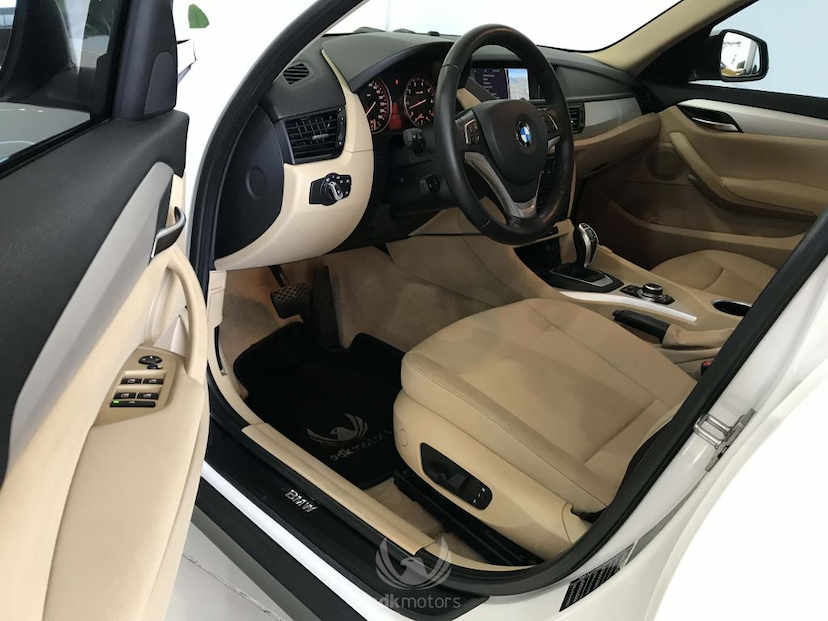 Foto do veículo BMW  X1 20I GP 2015 31.170 KM 95.900,00