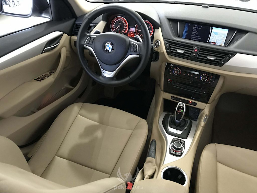 Foto do veículo BMW  X1 20I GP 2015 31.170 KM 95.900,00