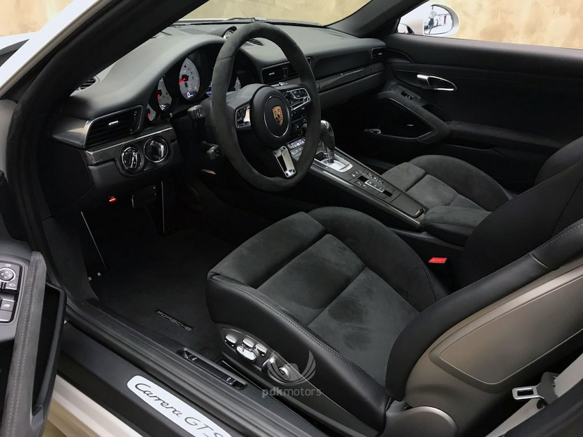 Foto do veículo PORSCHE  911 CARRERA GTS 2019 400 KM 775.900,00