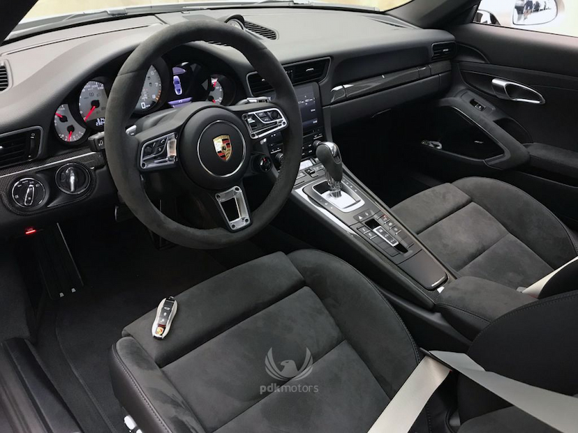 Foto do veículo PORSCHE  911 CARRERA GTS 2019 400 KM 775.900,00