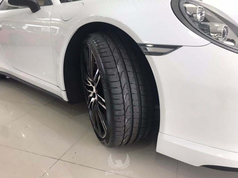Foto do veículo PORSCHE  911 TURBO 2015 27.330 KM 699.000,00