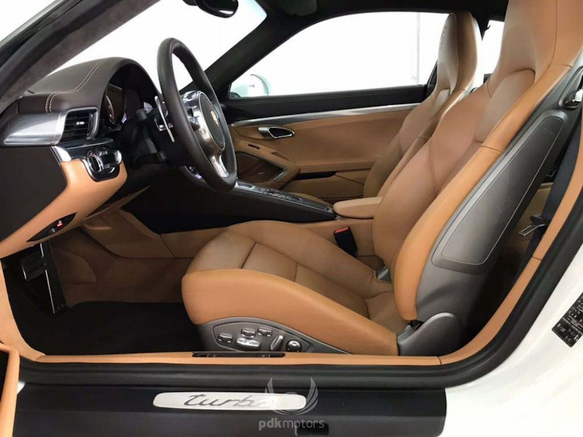 Foto do veículo PORSCHE  911 TURBO 2015 27.330 KM 699.000,00