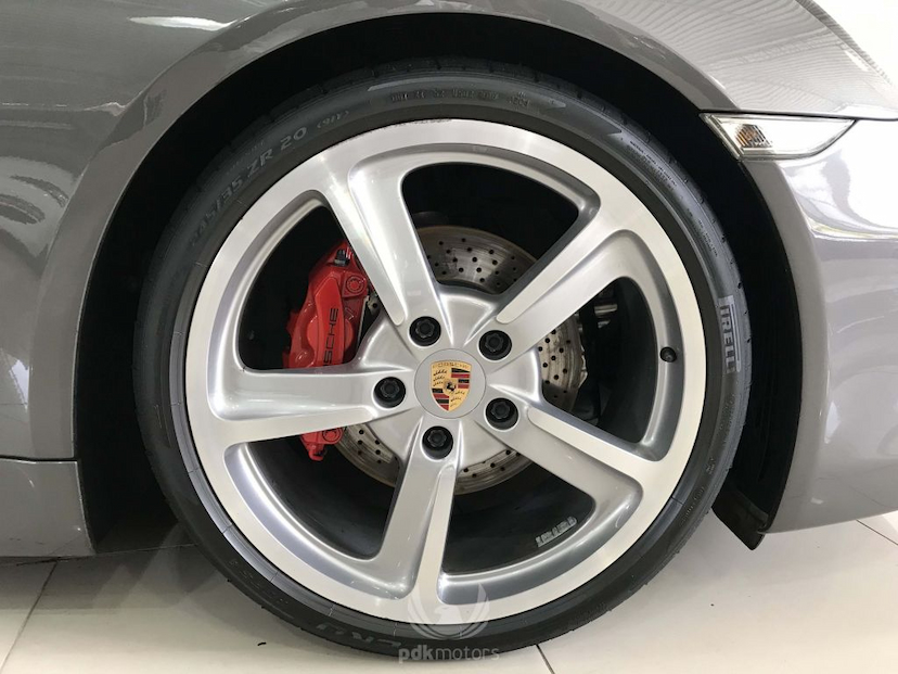 Foto do veículo PORSCHE  CAYMAN S 2014 19.668 KM 305.000,00