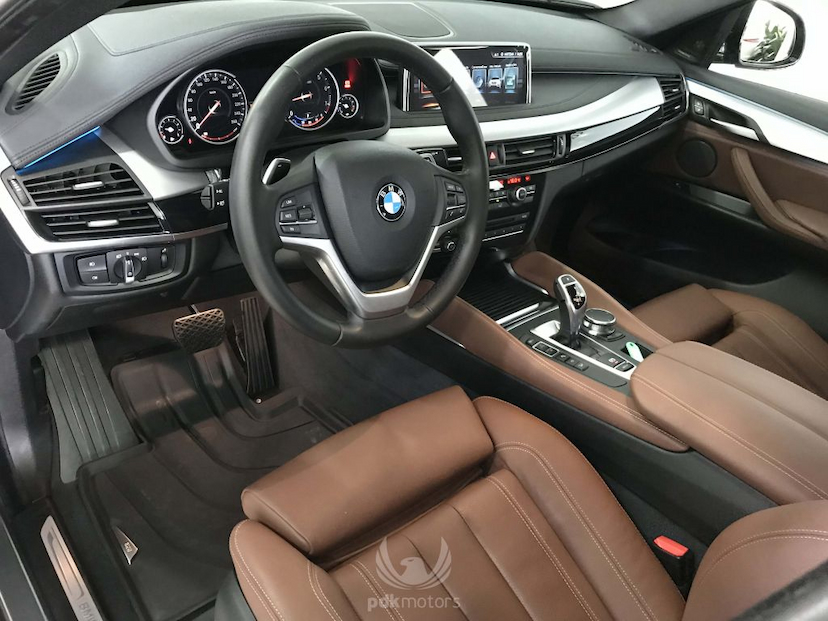 Foto do veículo BMW  X6 35I X-DRIVE 2018 5.820 KM 385.000,00