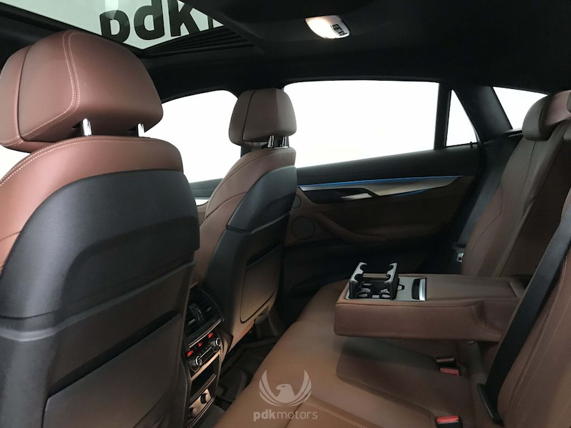 Foto do veículo BMW  X6 35I X-DRIVE 2018 5.820 KM 385.000,00