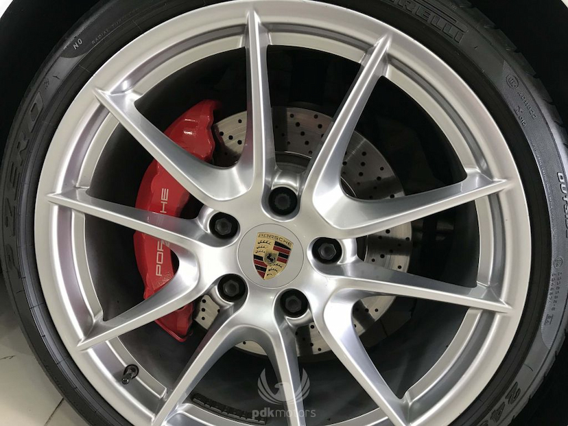 Foto do veículo PORSCHE  911 CARRERA S 2012 17.975 KM 389.000,00