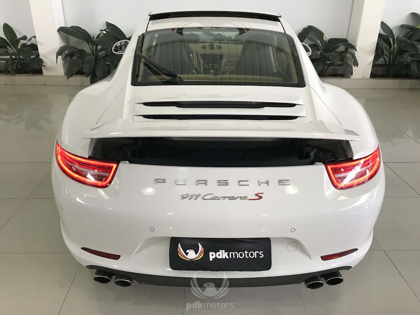 Foto do veículo PORSCHE  911 CARRERA S 2012 17.975 KM 389.000,00