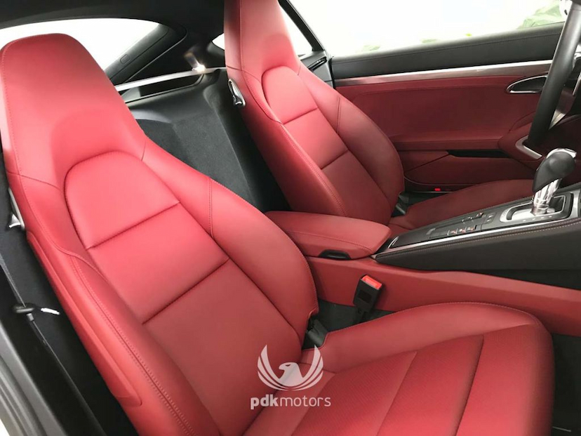 Foto do veículo PORSCHE  718 CAYMAN 2018 2.440 KM 389.000,00