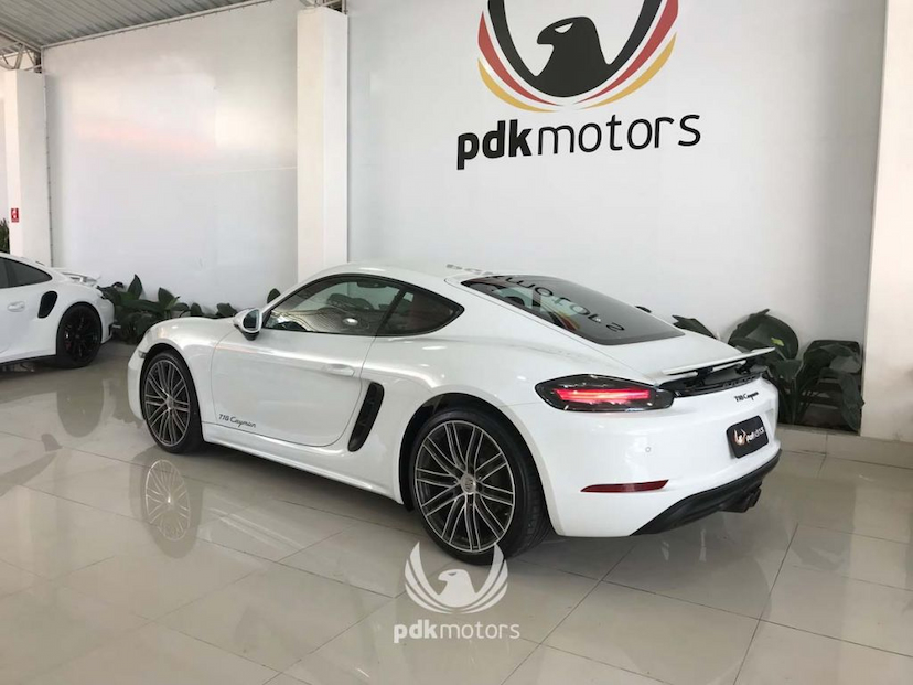 Foto do veículo PORSCHE  718 CAYMAN 2018 2.440 KM 389.000,00