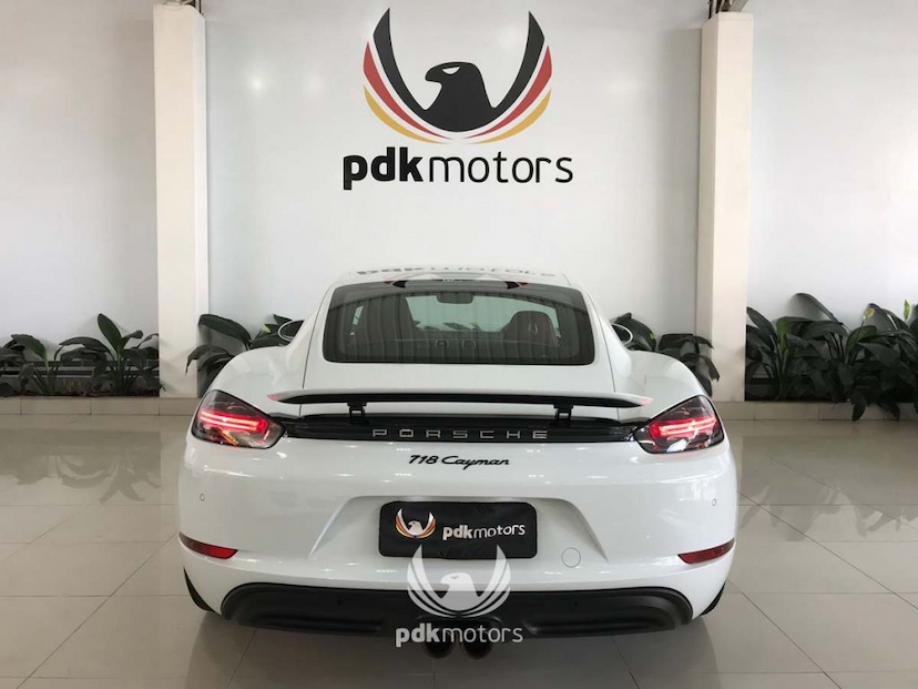 Foto do veículo PORSCHE  718 CAYMAN 2018 2.440 KM 389.000,00