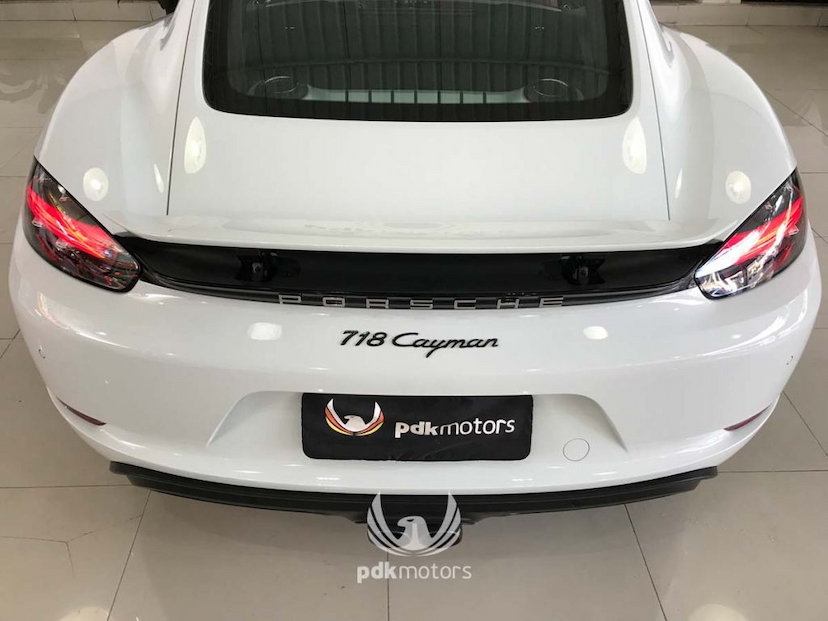 Foto do veículo PORSCHE  718 CAYMAN 2018 2.440 KM 389.000,00