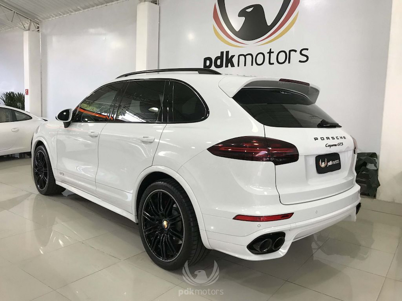 Foto do veículo PORSCHE  CAYENNE GTS 2016 9.900 KM 349.000,00