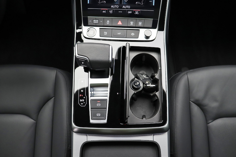Foto do veículo AUDI Q7 TFSI S-LINE | 7 LUGARES 2021 31.500 KM 475.000,00