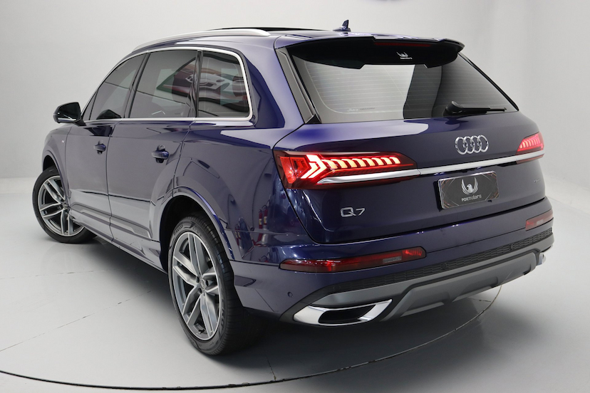 Foto do veículo AUDI Q7 TFSI S-LINE | 7 LUGARES 2021 31.500 KM 475.000,00