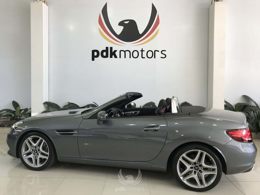 Foto do veículo MERCEDES-BENZ  SLC 300 2017 14.902 KM 219.000,00