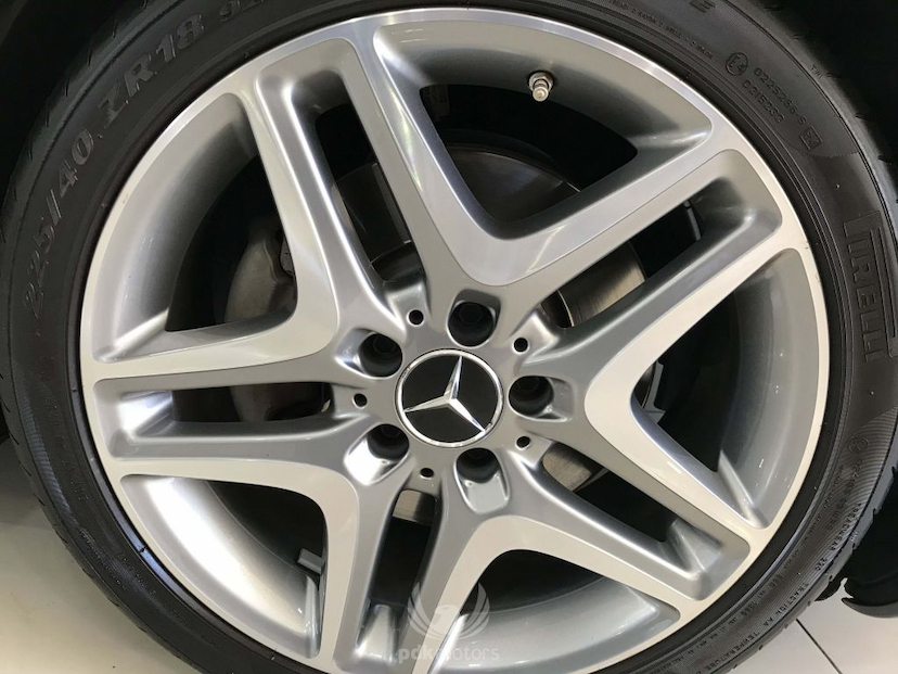 Foto do veículo MERCEDES-BENZ  SLC 300 2017 14.902 KM 219.000,00