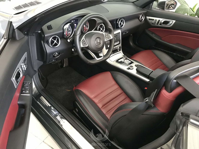 Foto do veículo MERCEDES-BENZ  SLC 300 2017 14.902 KM 219.000,00