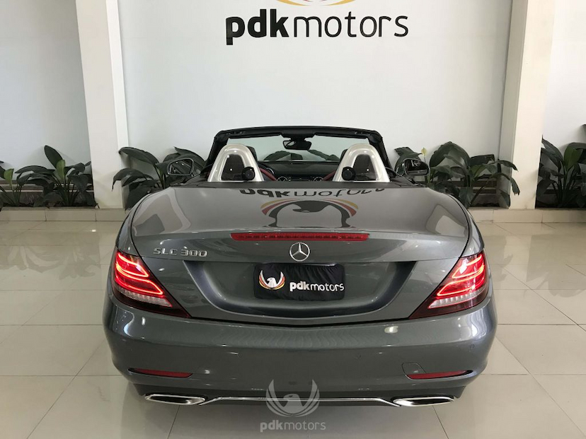Foto do veículo MERCEDES-BENZ  SLC 300 2017 14.902 KM 219.000,00