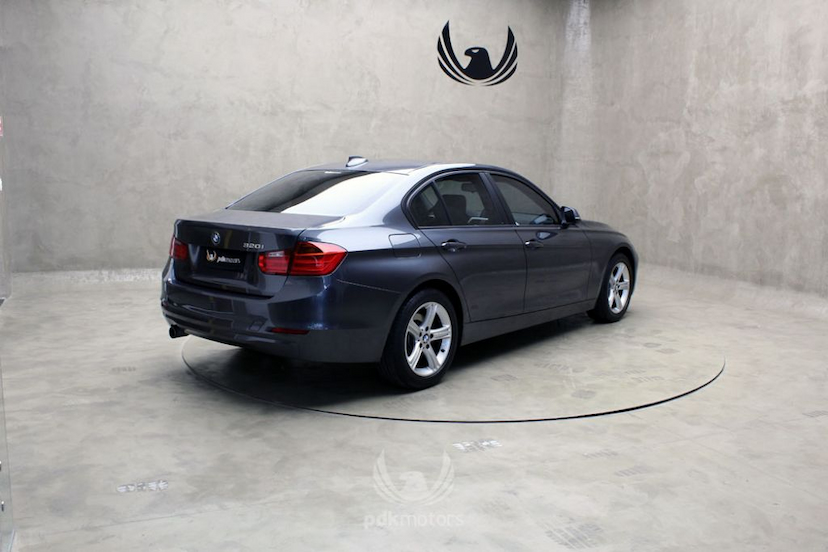 Foto do veículo BMW  320I 2013 33.780 KM 79.990,00