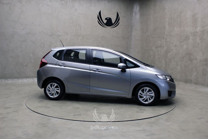 Foto do veículo HONDA  FIT LX CVT 2015 30.118 KM 85.000,00
