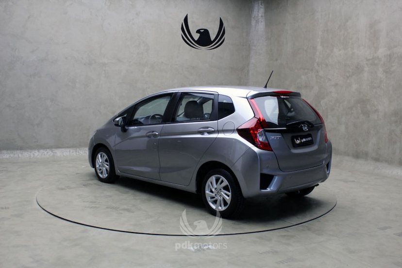 Foto do veículo HONDA  FIT LX CVT 2015 30.118 KM 85.000,00