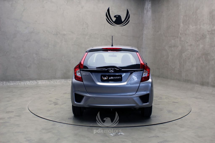 Foto do veículo HONDA  FIT LX CVT 2015 30.118 KM 85.000,00