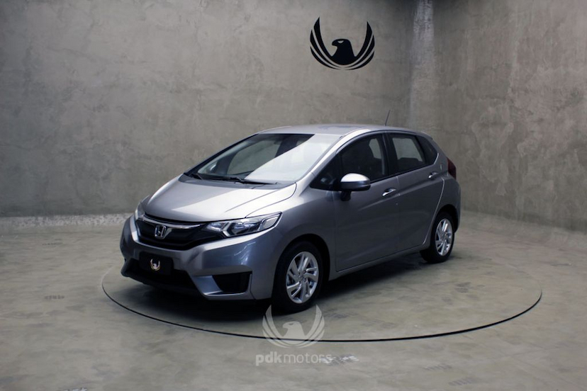 Foto do veículo HONDA  FIT LX CVT 2015 30.118 KM 85.000,00