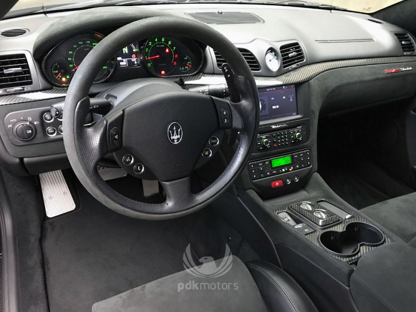 Foto do veículo MASERATI  GRANTURISMO MC STRADALE 2012 6.025 KM 490.000,00