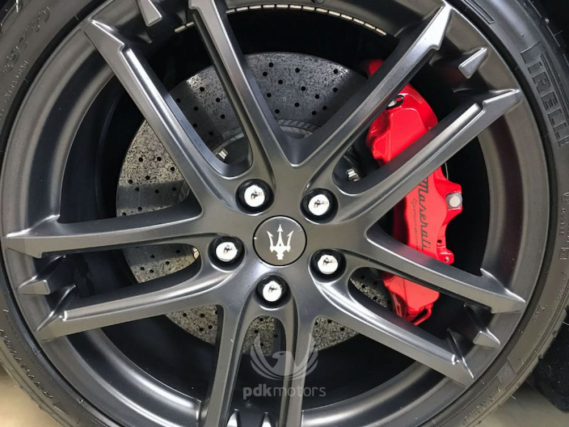 Foto do veículo MASERATI  GRANTURISMO MC STRADALE 2012 6.025 KM 490.000,00