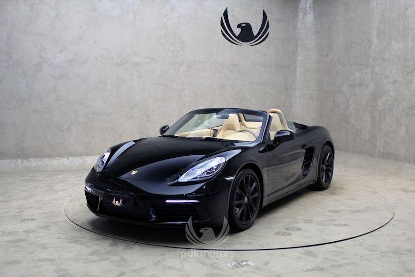 Foto do veículo PORSCHE  718 BOXSTER 2017 3.790 KM 359.000,00