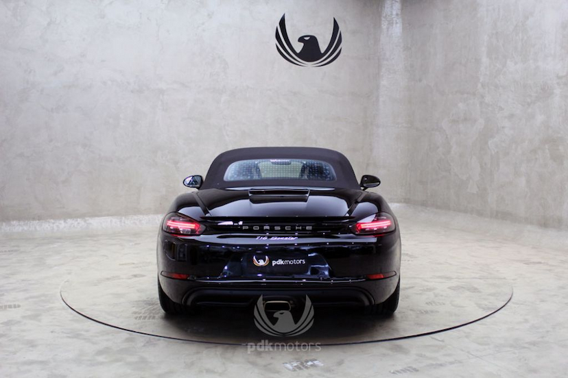 Foto do veículo PORSCHE  718 BOXSTER 2017 3.790 KM 359.000,00