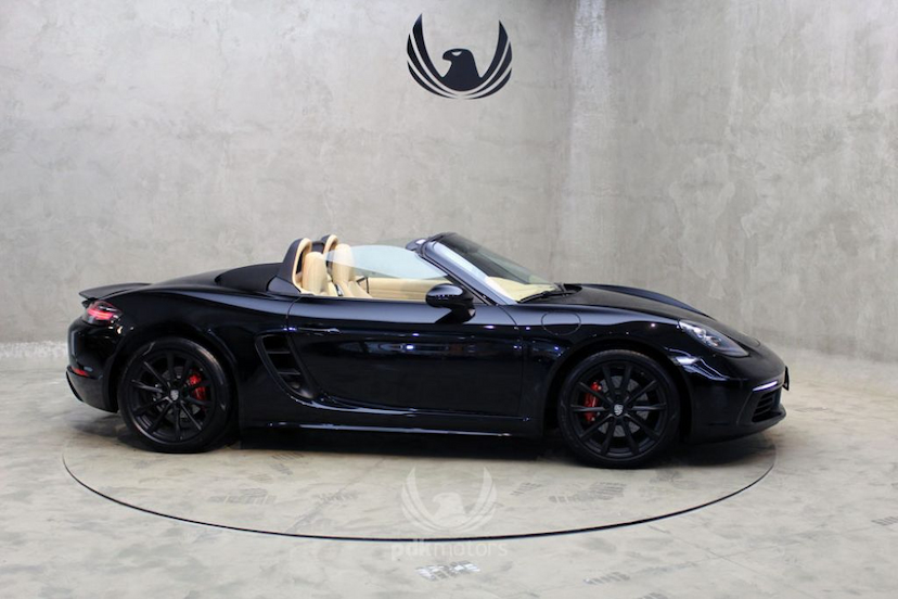 Foto do veículo PORSCHE  718 BOXSTER 2017 3.790 KM 359.000,00