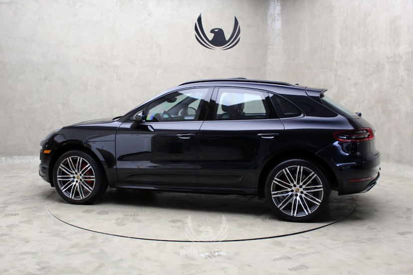 Foto do veículo PORSCHE  MACAN TURBO 2015 38.400 KM 349.000,00