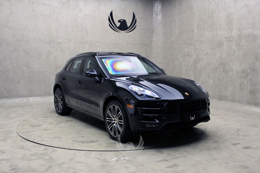Foto do veículo PORSCHE  MACAN TURBO 2015 38.400 KM 349.000,00