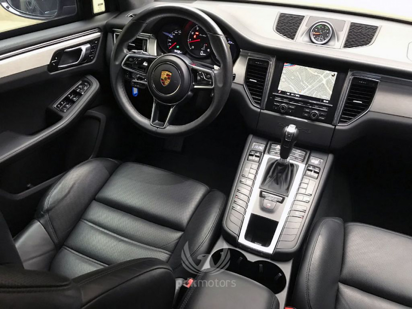 Foto do veículo PORSCHE  MACAN TURBO 2015 38.400 KM 349.000,00