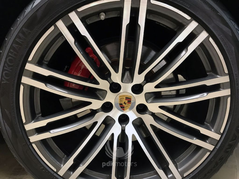 Foto do veículo PORSCHE  MACAN TURBO 2015 38.400 KM 349.000,00