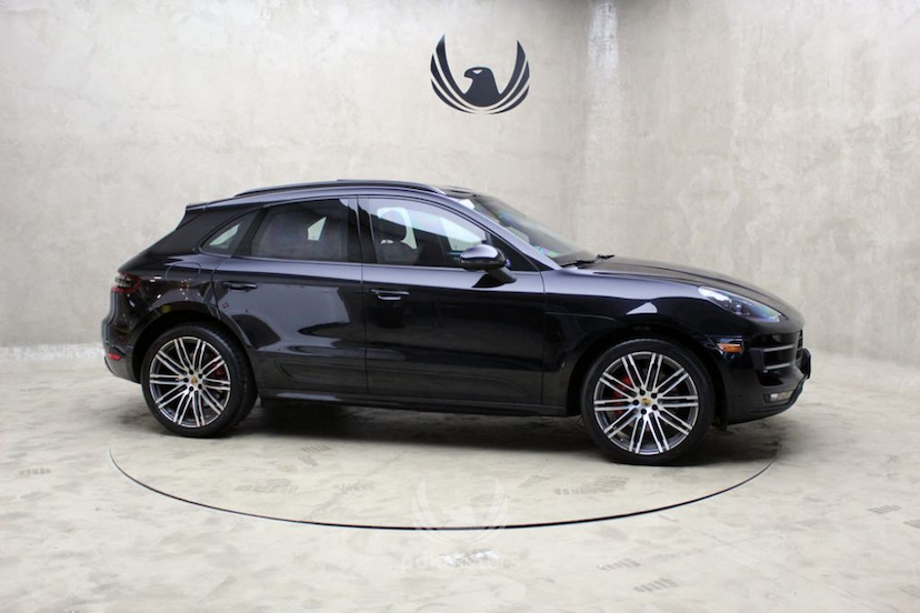 Foto do veículo PORSCHE  MACAN TURBO 2015 38.400 KM 349.000,00