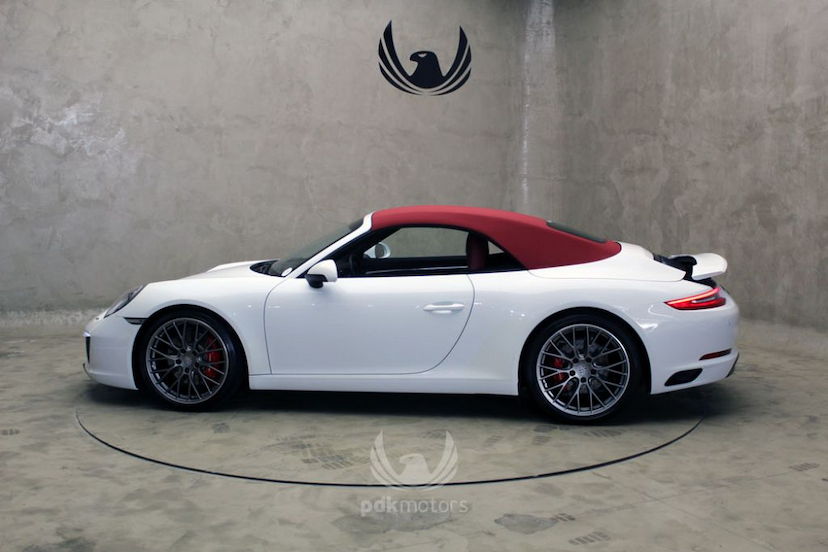 Foto do veículo PORSCHE  911 CARRERA S CABRIOLET 2017 8.473 KM 649.000,00